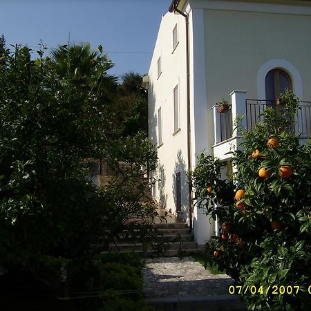 Albergo Villa Vittoria Rodi Garganico Dış mekan fotoğraf