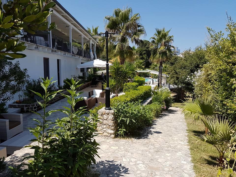 Albergo Villa Vittoria Rodi Garganico Dış mekan fotoğraf